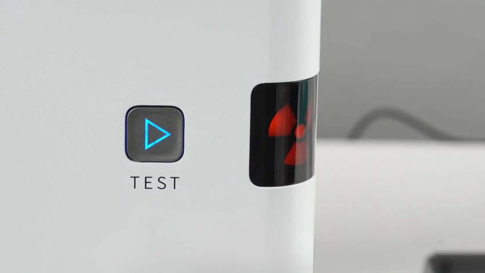 Aurum 5i Pro XRF Gold Silver Testing Machine 14 Aurum 5i Pro gold testing machine with quad radiation safety alerts and illuminated warning indicator